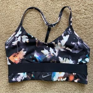 Nike women’s Dry Fit Sports Bra Small